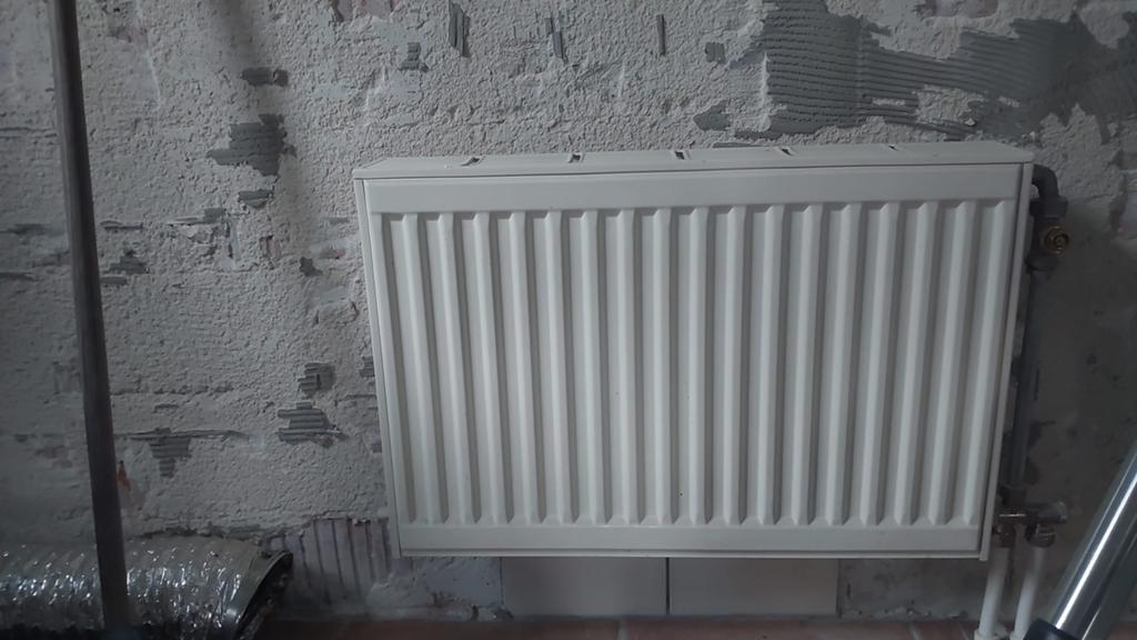 2-plaats radiator, 600x400 mm, Doe-het-zelf en Verbouw, Verwarming en Radiatoren, Ophalen, Radiator, Nieuw, Minder dan 60 cm
