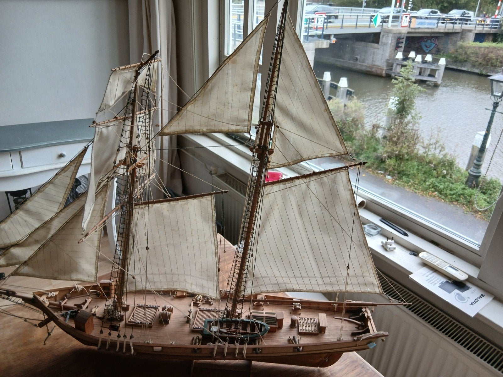 Gedetailleerd houten scheepsmodel - Schooner, Ophalen