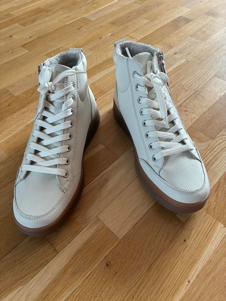 Schoenen merk Riecker maat 39, Ophalen of Verzenden, Zo goed als nieuw, Wit, Sneakers of Gympen