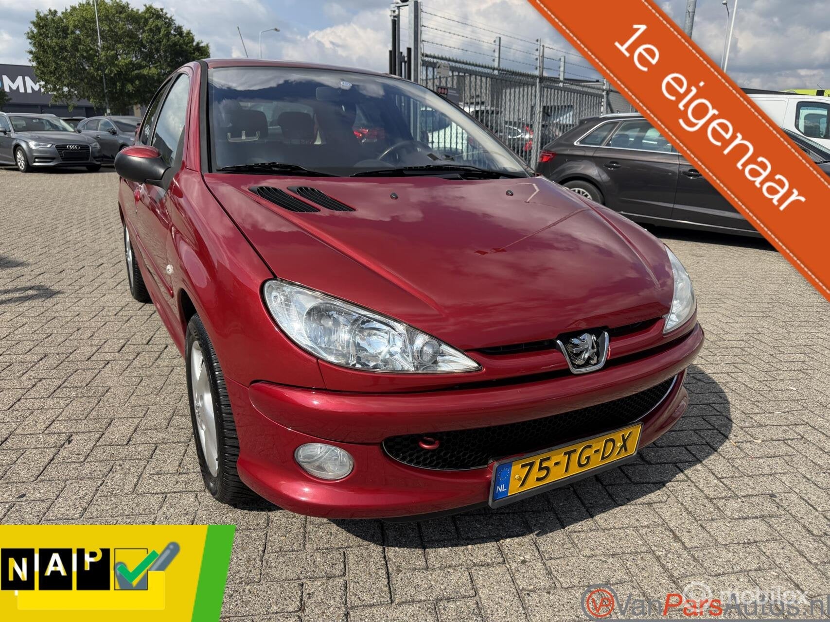 Peugeot 206 1.6-16V Air-line 3Automaat,Airco,5drs,Trekhaak, Auto's, 4 cilinders, 1039 kg, Bedrijf, Parkeersensor