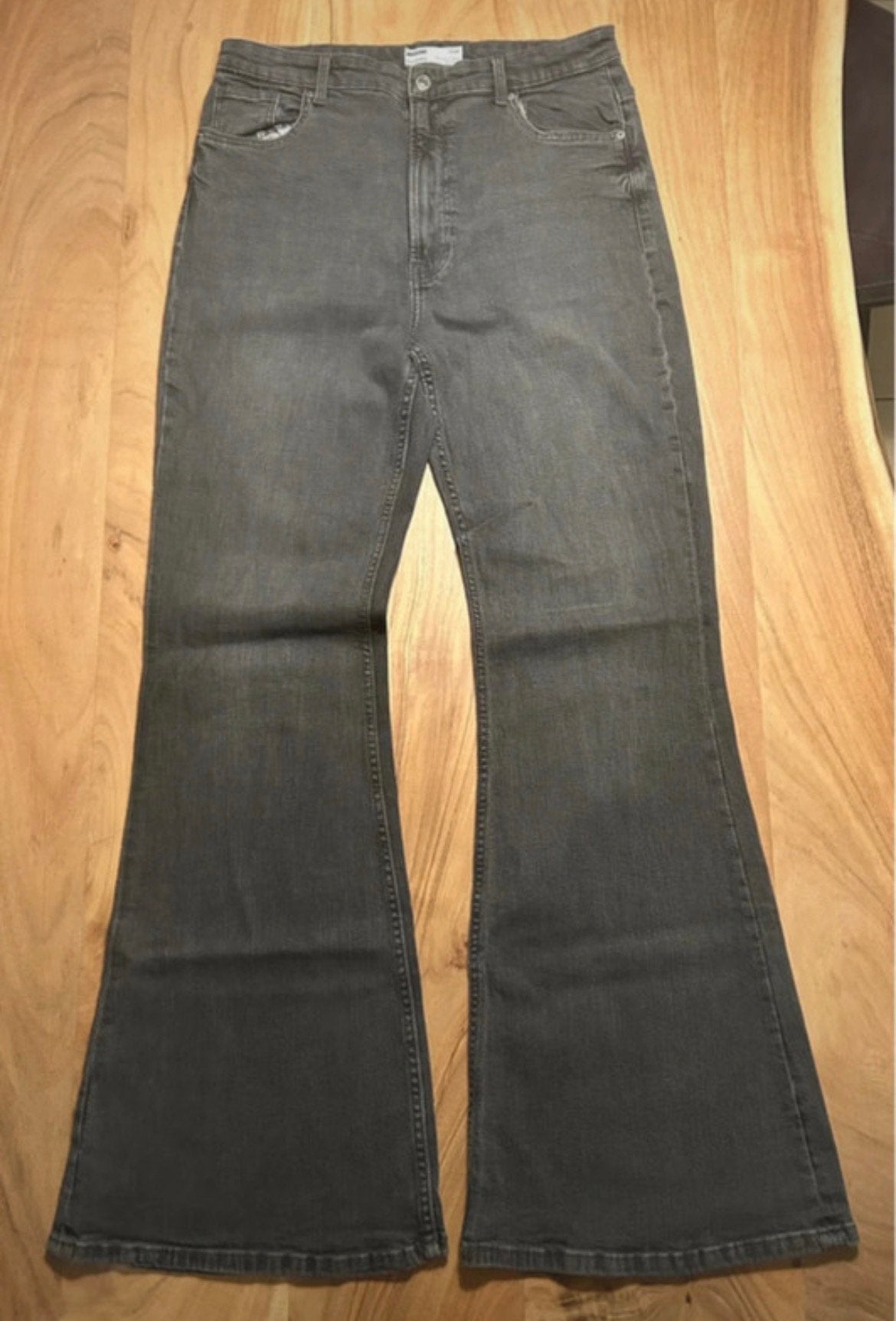 Flared jeans | Bershka, Ophalen of Verzenden, Nieuw, Grijs
