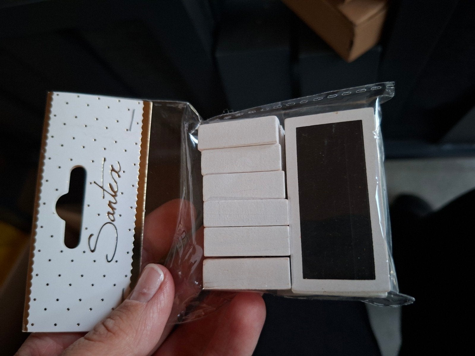Labels, kleine bordjes en houten instekers, Ophalen