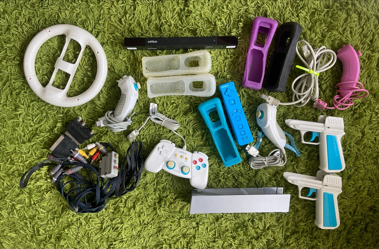 Wii accessoires controllers, stuur, guns en meer, Ophalen of Verzenden, Gebruikt, Met 3 controllers of meer, Met stuurtje
