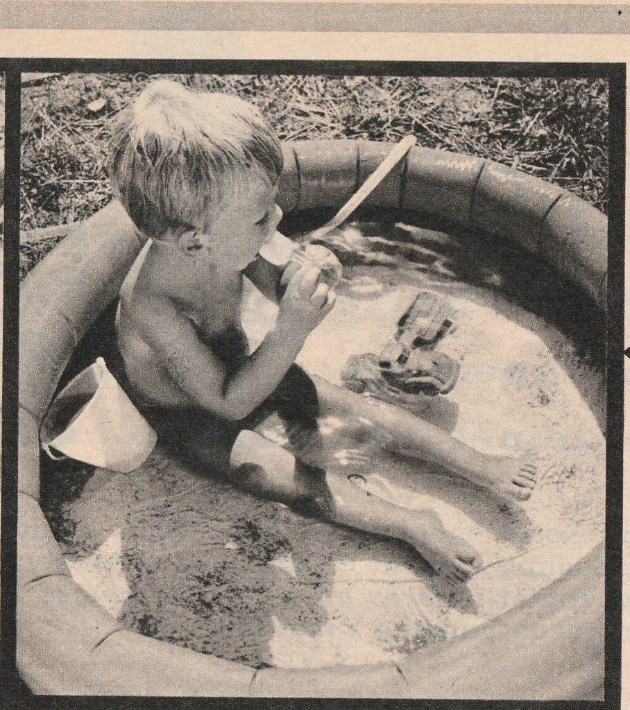 retro reclame 1960 Polaroid jongetje in zwembroekje, Verzenden, Overige typen