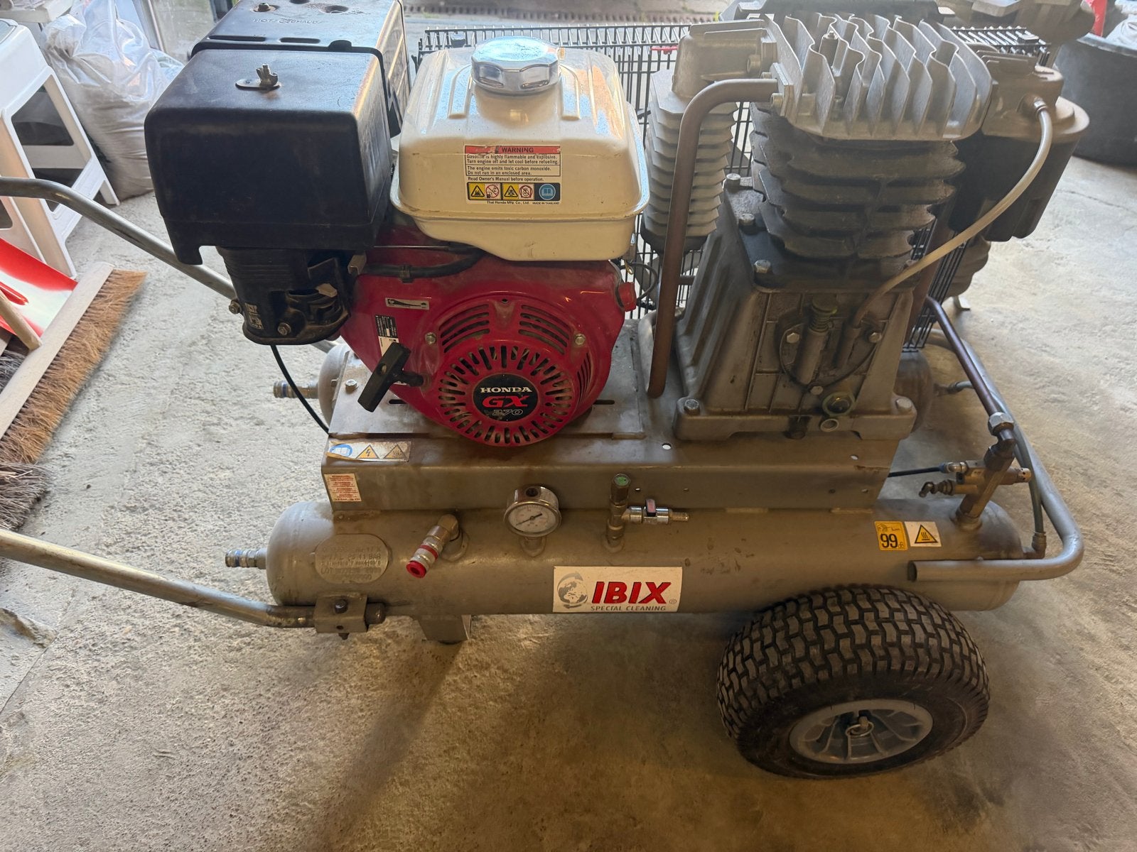 Benzine compressor Ibix - Mobiel en Krachtig, Gebruikt, 10 bar of meer, 25 tot 100 liter, Mobiel