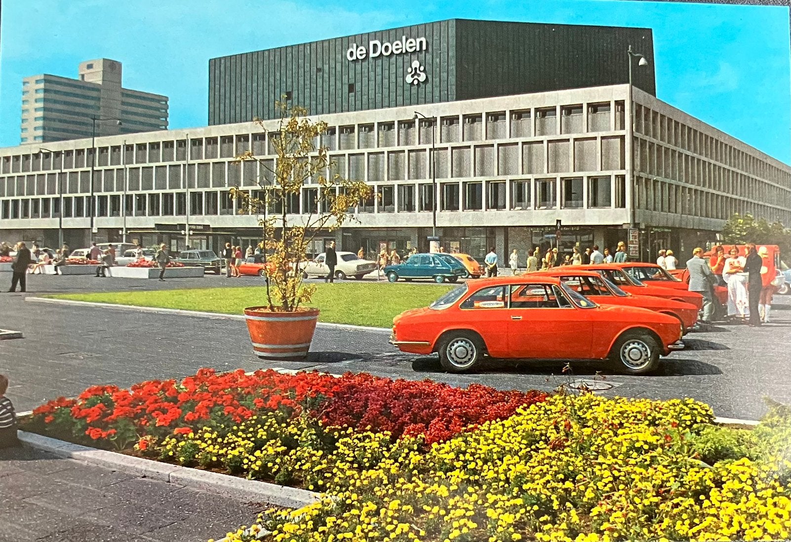 Ansichtkaart met auto´s Alfa Romeo show in Rotterdam, Ophalen of Verzenden, 1960 tot 1980, Ongelopen, Voertuig