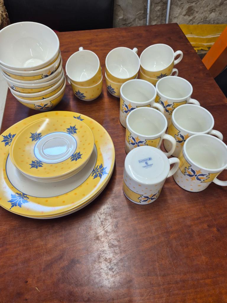 Vintage Acropal Luminarc servies - Geel met blauw decor, Ophalen of Verzenden