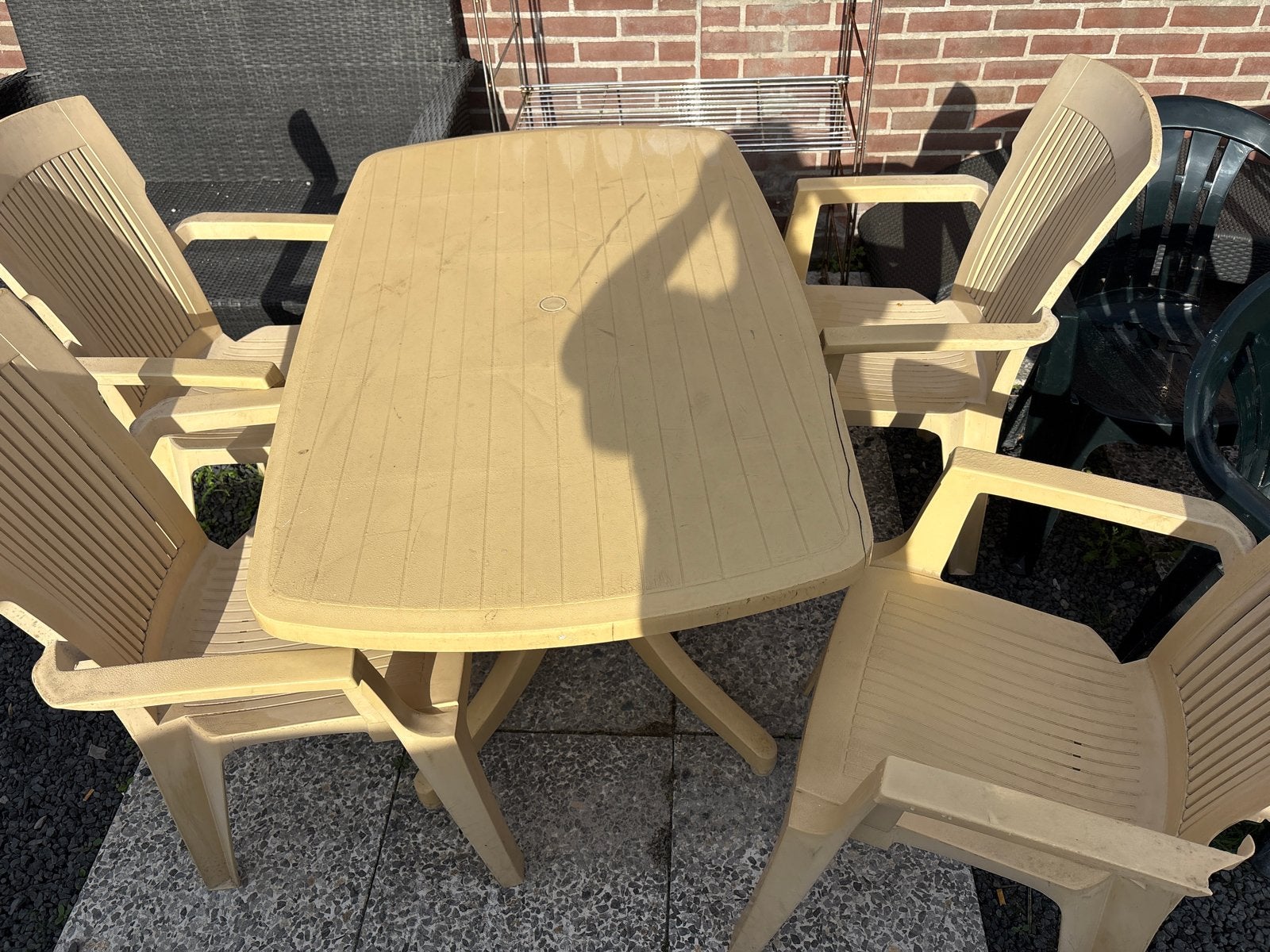 Kunststof tuinset met 4 stoelen en tafel, Tuin en Terras, Ophalen, 4 zitplaatsen, Kunststof, Gebruikt