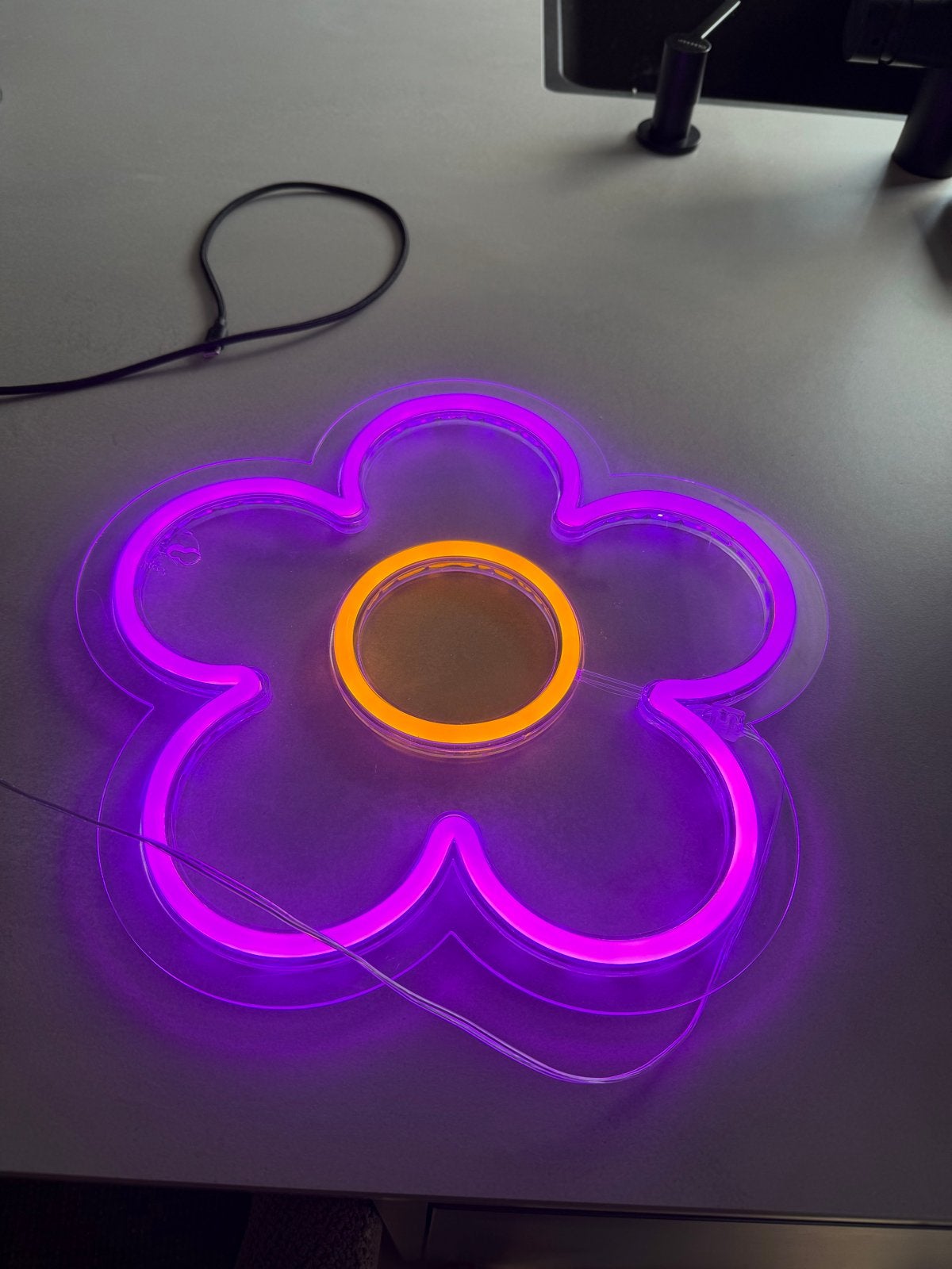 Neon Bloemenlamp - Roze/Geel of Paars/Oranje, Meerkleurig, Kunststof, Ophalen of Verzenden, Zo goed als nieuw