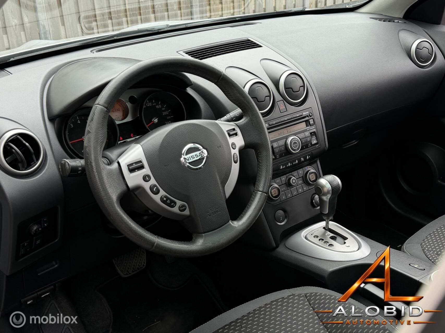 Nissan Qashqai 2.0 Automaat | Panorama Dak | Trekhaak | Park, Gebruikt, Verwarmde buitenspiegels, 4 cilinders, 1353 kg