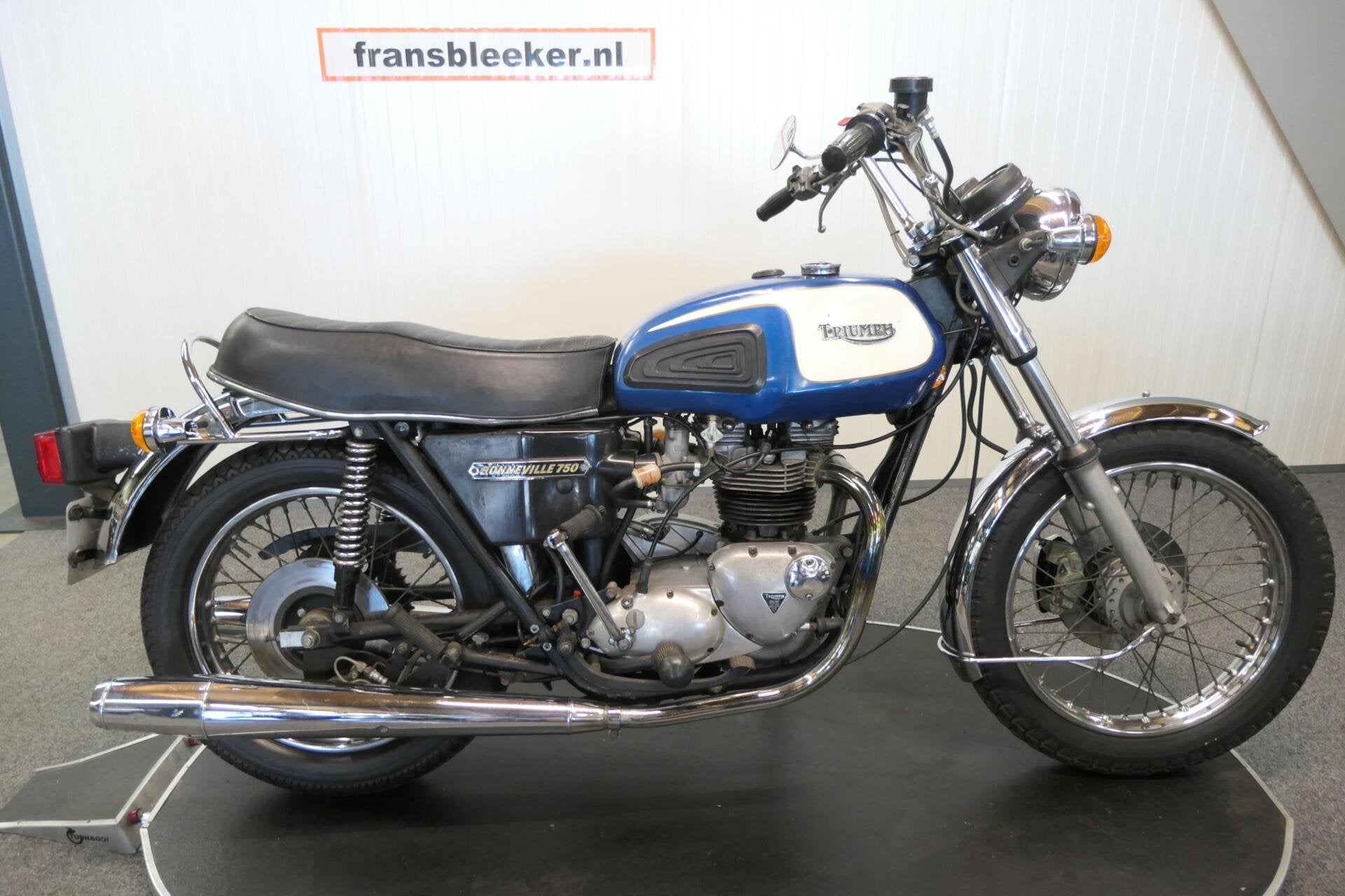 Triumph Bonneville T 140 V, Motoren, 1812rh 16, 749 cc, Toermotor, Benelux@triumph.co.uk