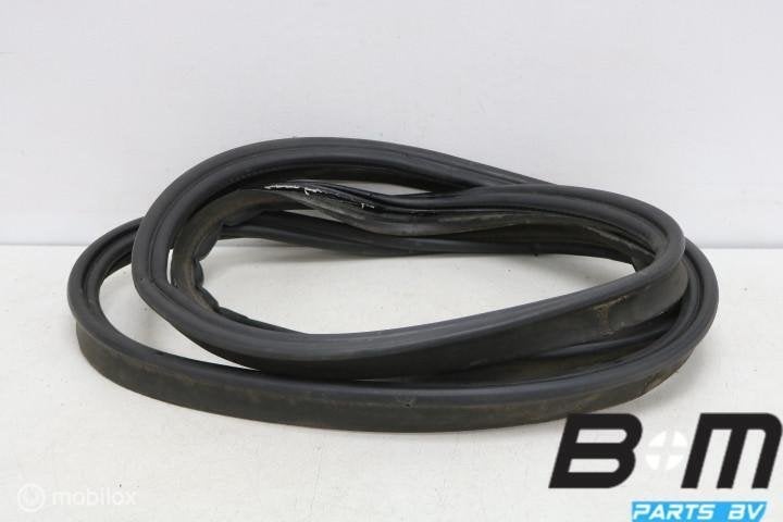 Achterkleprubber Audi A3 8V SB E-tron 8V4827705A, Gebruikt