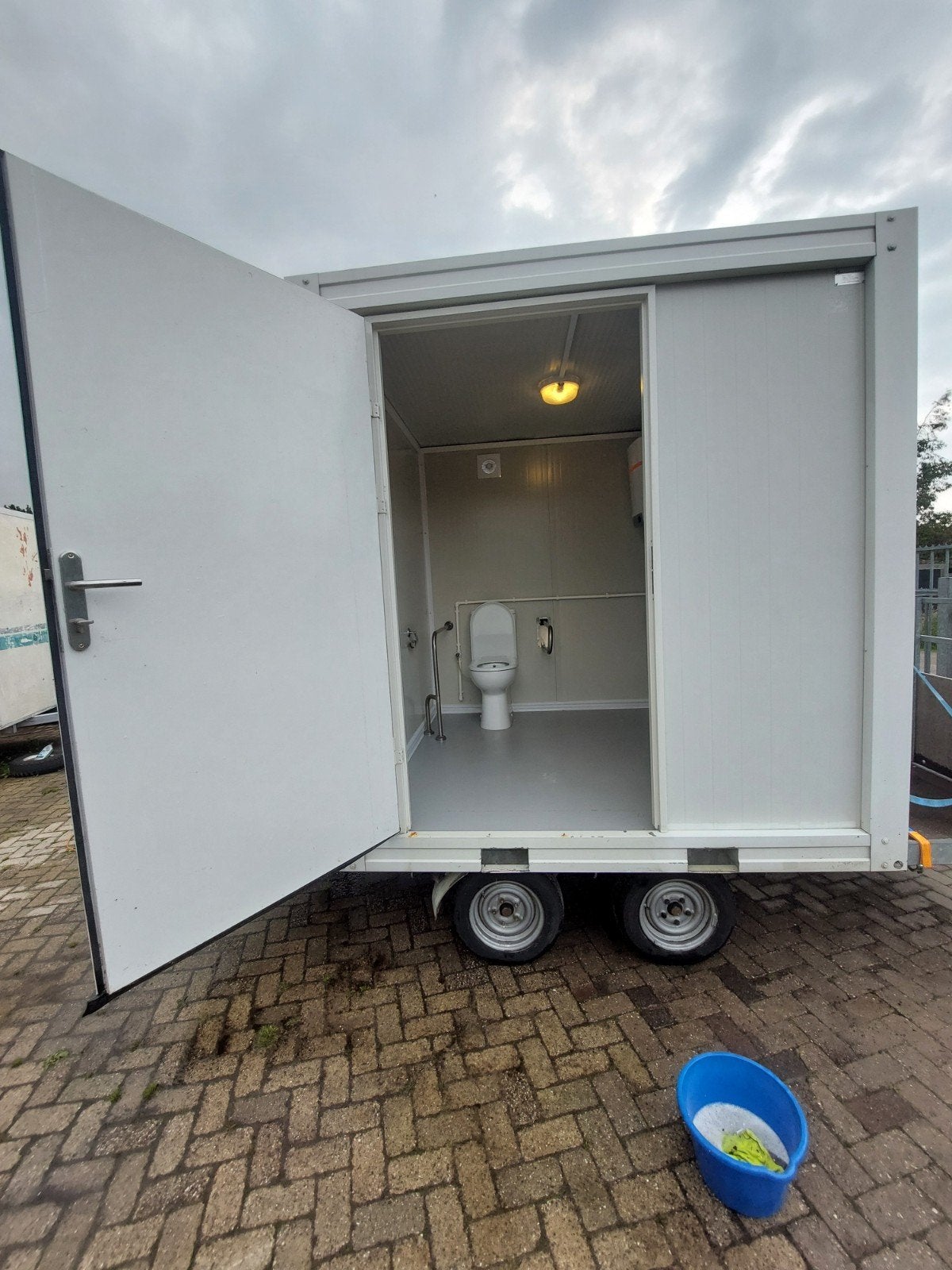 te koop mindervalide unit / mobiele badkamer, Ophalen