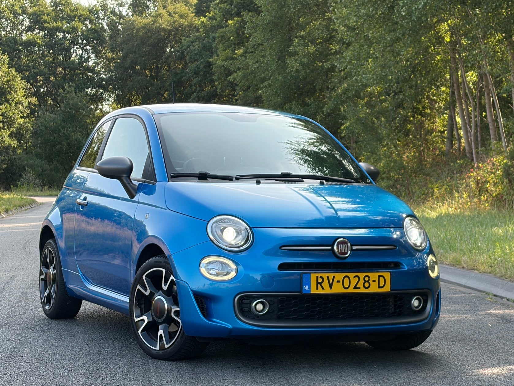 Fiat 500 1.2 AUT 2017 Sport Lounge Blauw Cruise Led, Auto's, Fiat, 4 cilinders, Leder en Stof, 69 pk, 23 €/maand