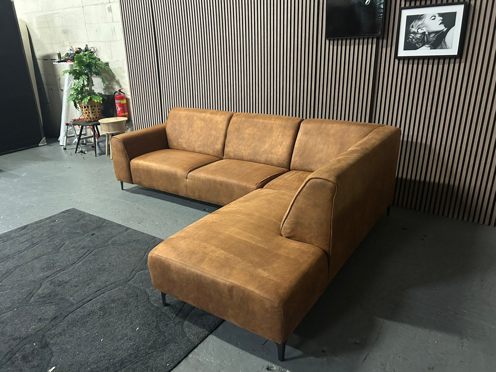GRATIS LEVERING Hoekbank Cognac Microleder 275X220 GEREINIGD, 250 tot 300 cm, Hoekbank, Ophalen of Verzenden, Zo goed als nieuw