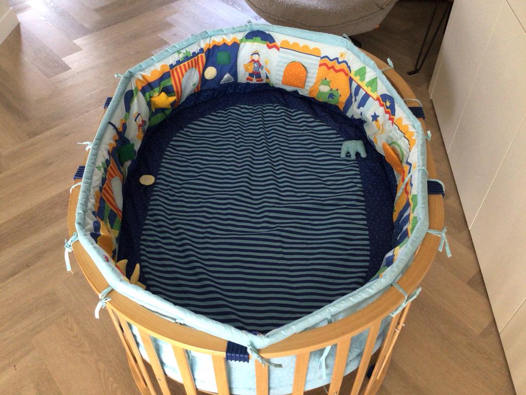 Verrijdbare ovale box, Kinderen en Baby's, Boxen, Gebruikt, Overige vormen, In hoogte verstelbaar, Boxkleed, Wieltjes, Ophalen