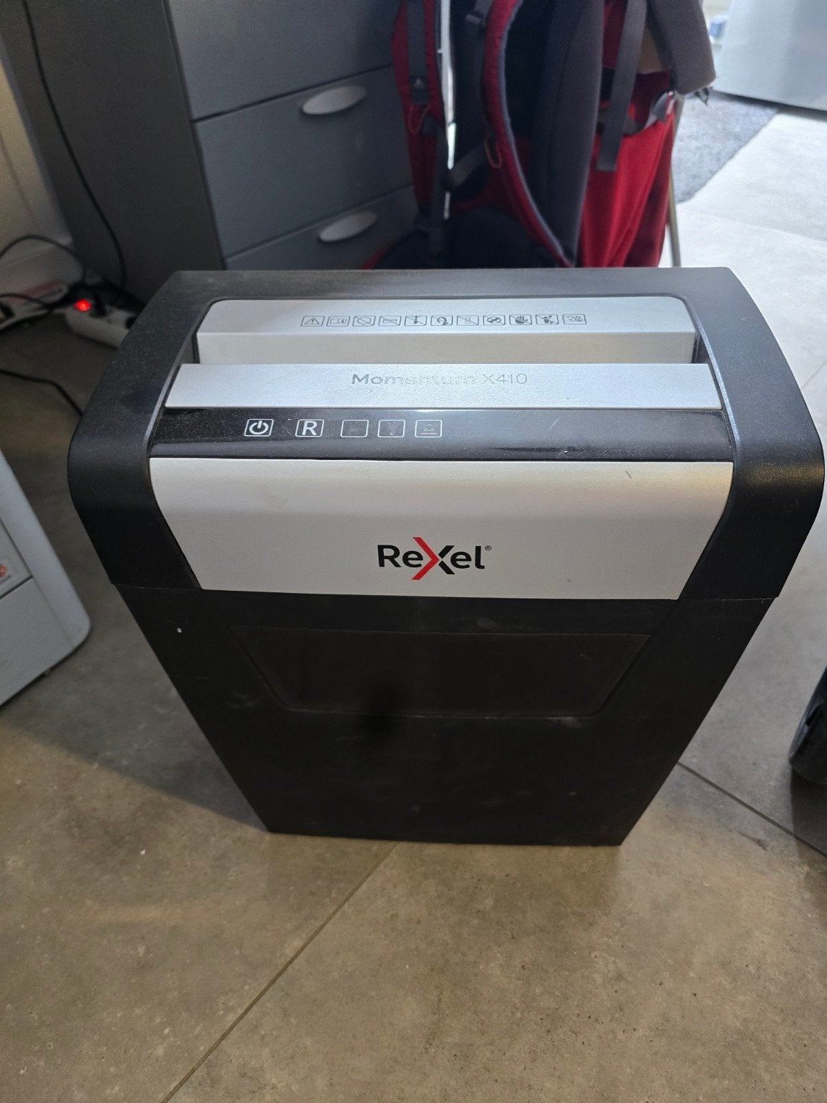 Rexel Momentum X410 Papiervernietiger versnipperaar, Ophalen, Gebruikt