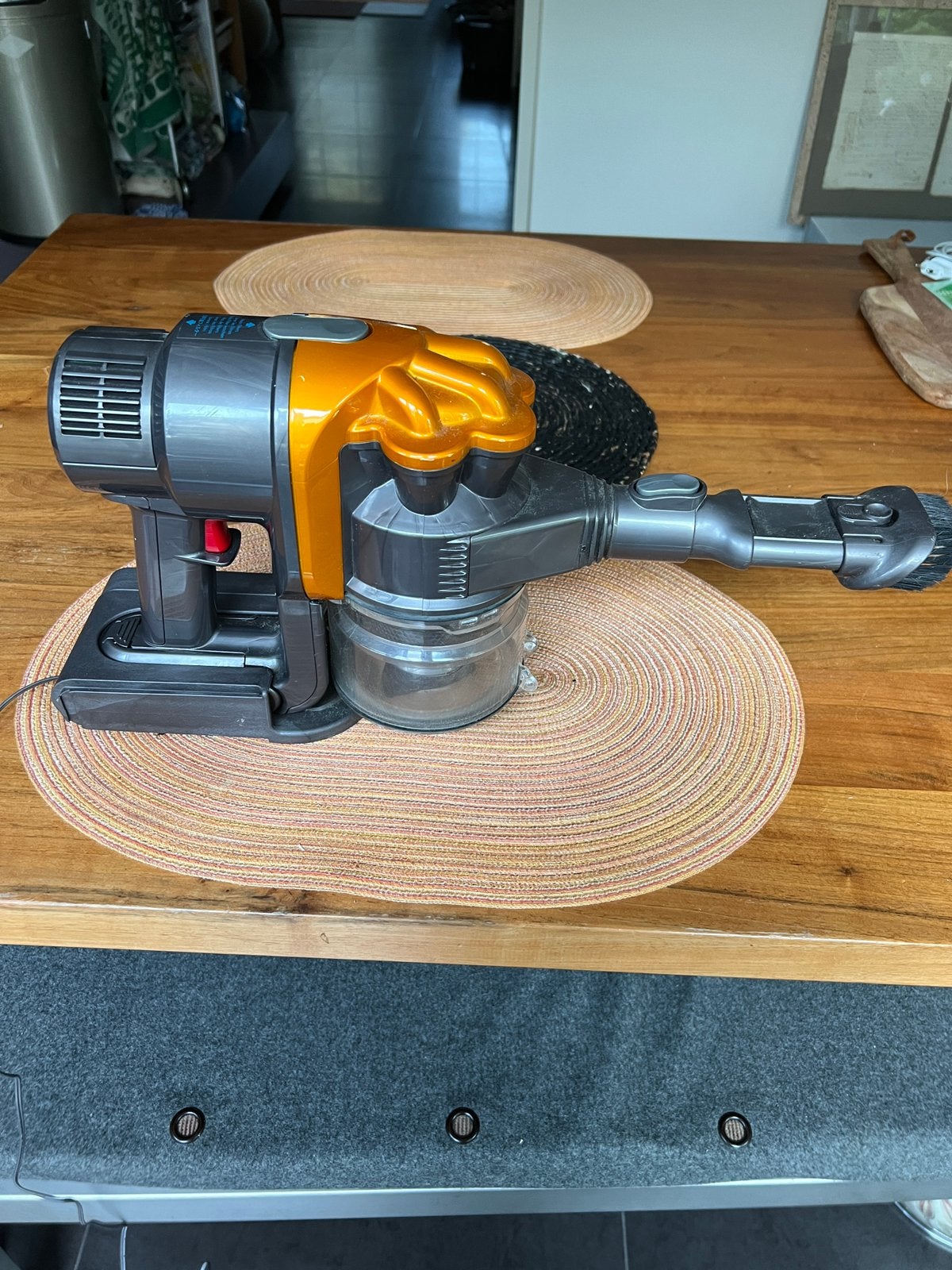 Defecte Dyson handstofzuiger - Goed voor onderdelen, Witgoed en Apparatuur, Stofzuigers, Ophalen, Kruimeldief, Draadloos, Dyson