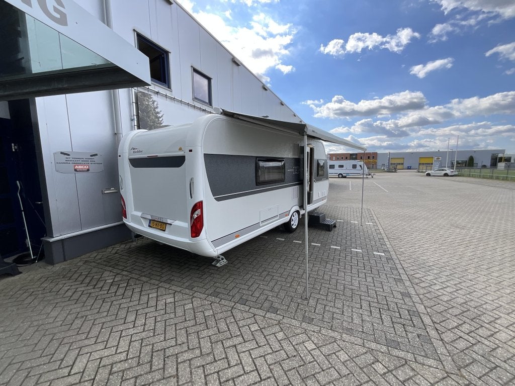 Hobby Excellent 560 WFU LEVELSYTEEM-MOVER-DOUCHE, Caravans en Kamperen, Rondzit, Hobby, Bedrijf, Lengtebed