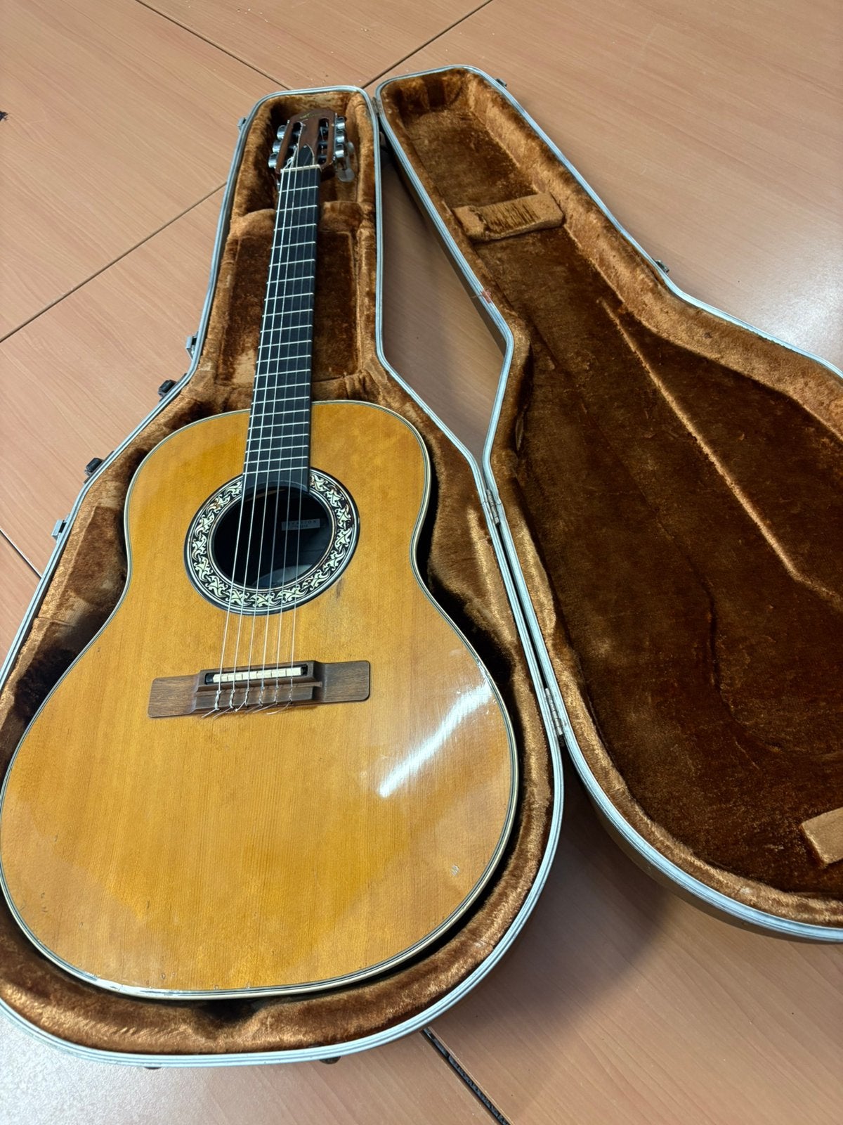 Ovatoin 1624/4, Muziek en Instrumenten, Snaarinstrumenten | Gitaren | Akoestisch, Ophalen of Verzenden, Zo goed als nieuw, Western- of Steelstringgitaar