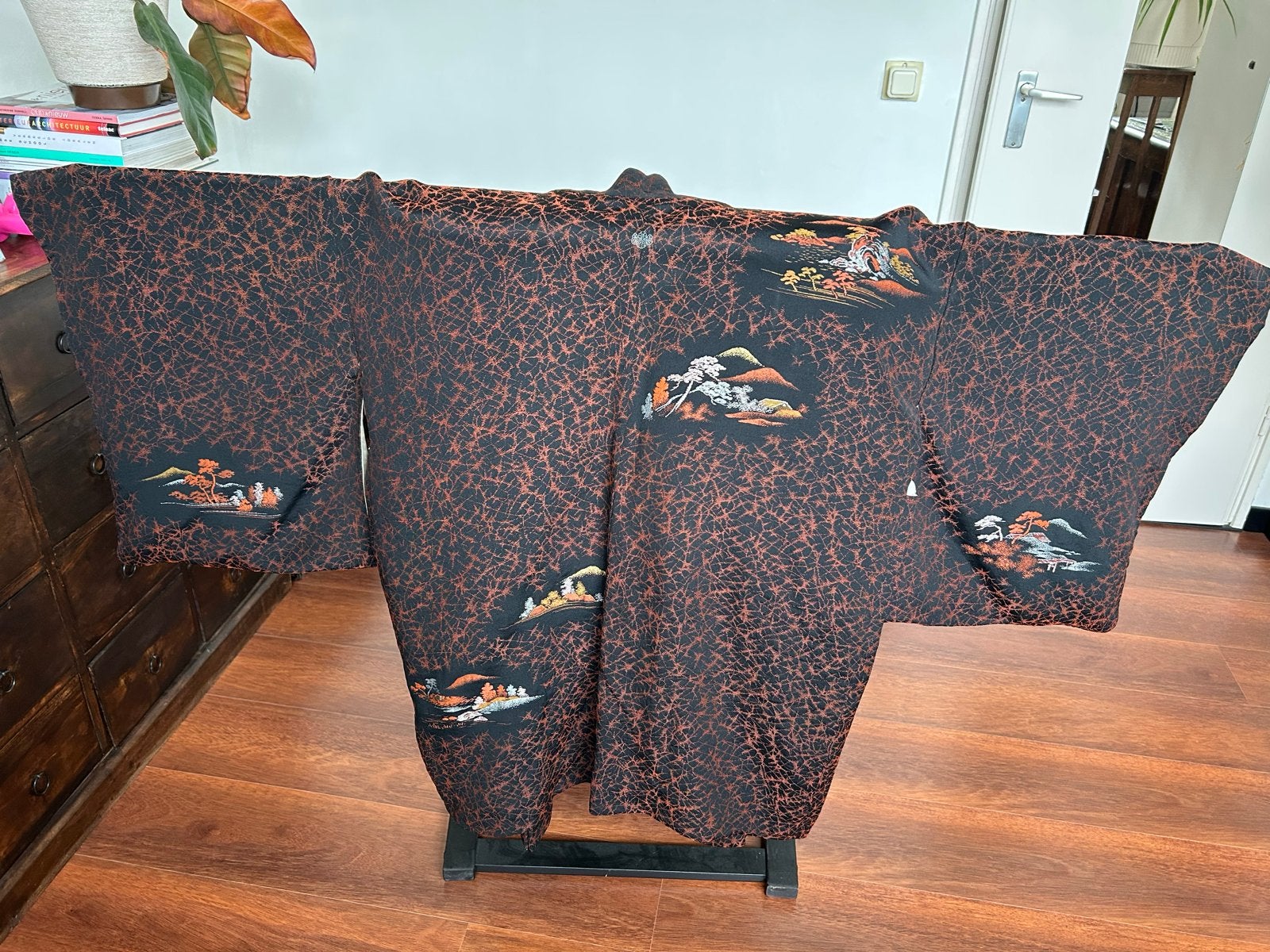 Vintage Japanse Kimono Jas - Zwart met Oranje Patroon, Verzenden, Dames