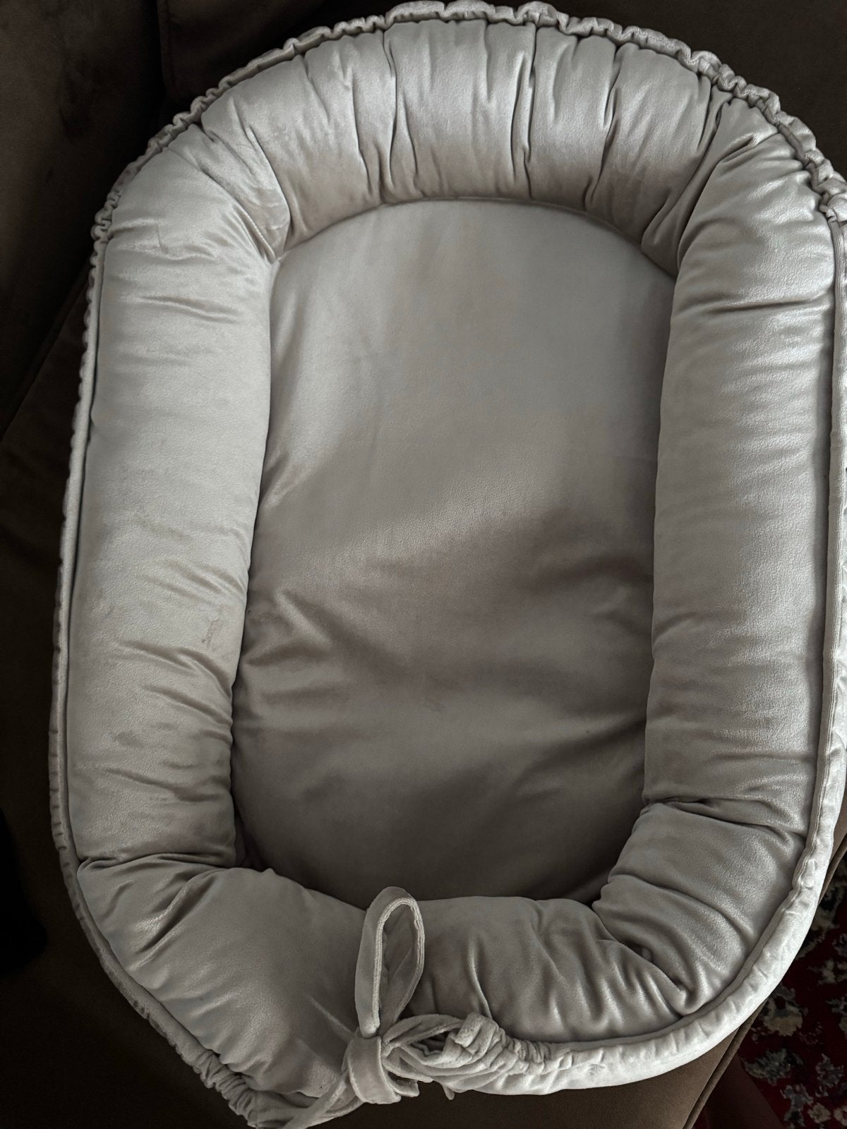 Comfortabel Baby Nestje Velvet grijs - Zo Goed als Nieuw, Ophalen, Zo goed als nieuw, Overige typen