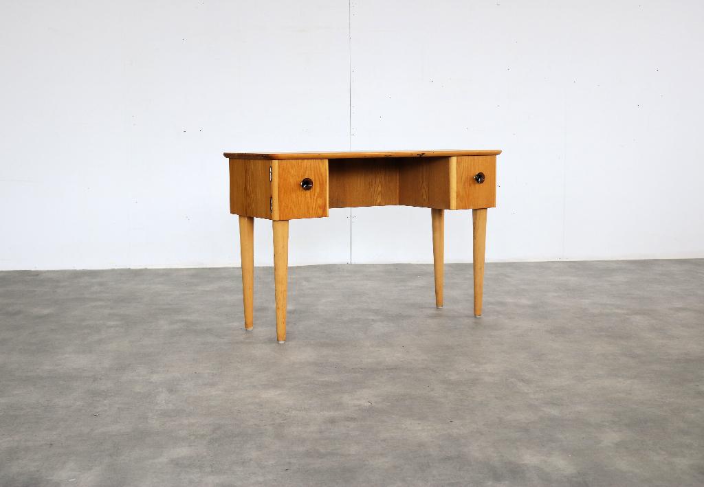 vintage sidetable | kaptafel | jaren 60 | Zweeds, Gebruikt, 100 tot 150 cm, ., Ophalen of Verzenden