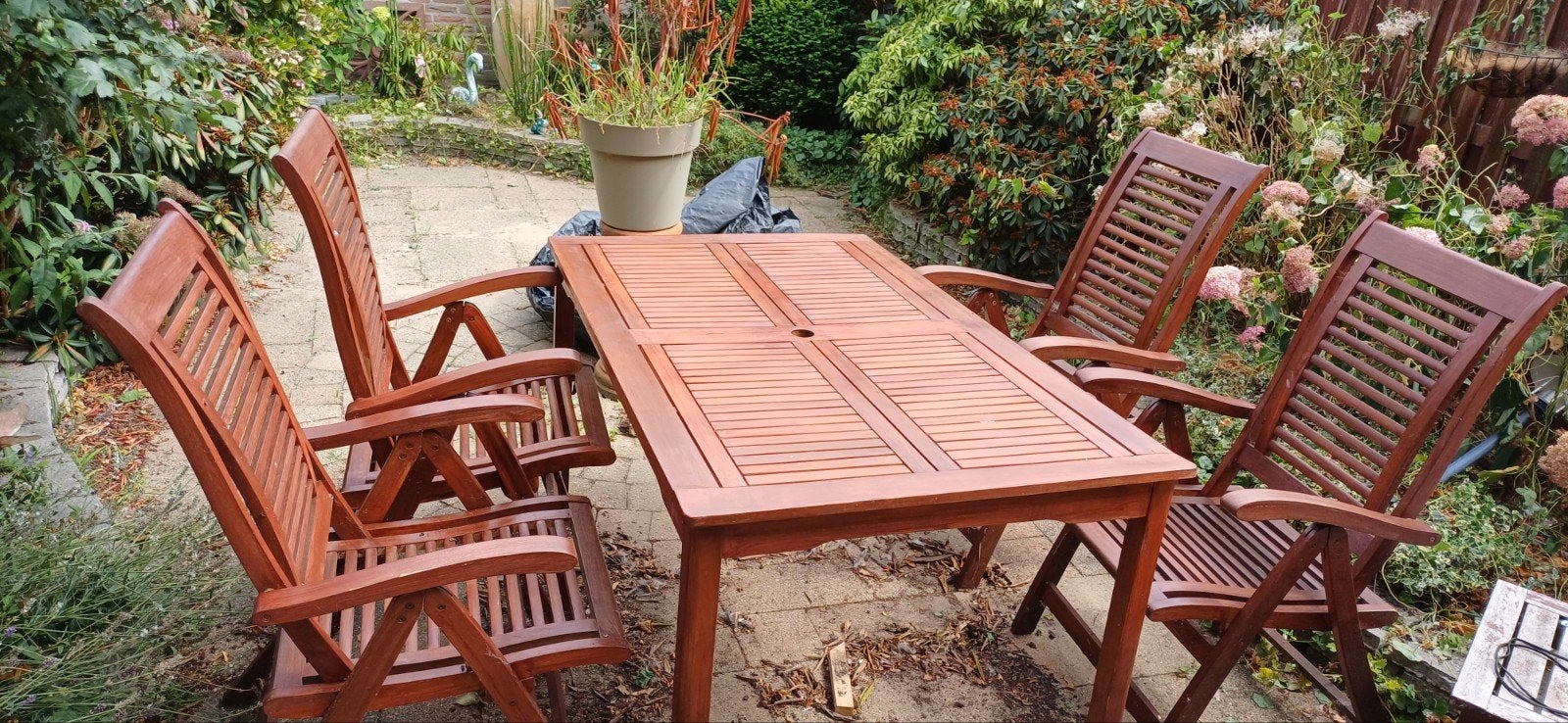 Hardhouten tuinset met groene bijbehorende kussens, Ophalen, Gebruikt
