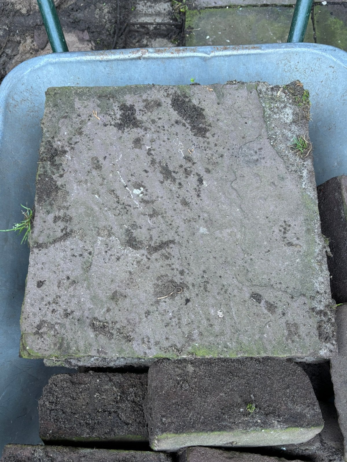 Gratis afhalen: ca 14m2 oude flagstones, Tuin en Terras, Tegels en Klinkers, Ophalen, Zo goed als nieuw, Natuursteen, Terrastegels