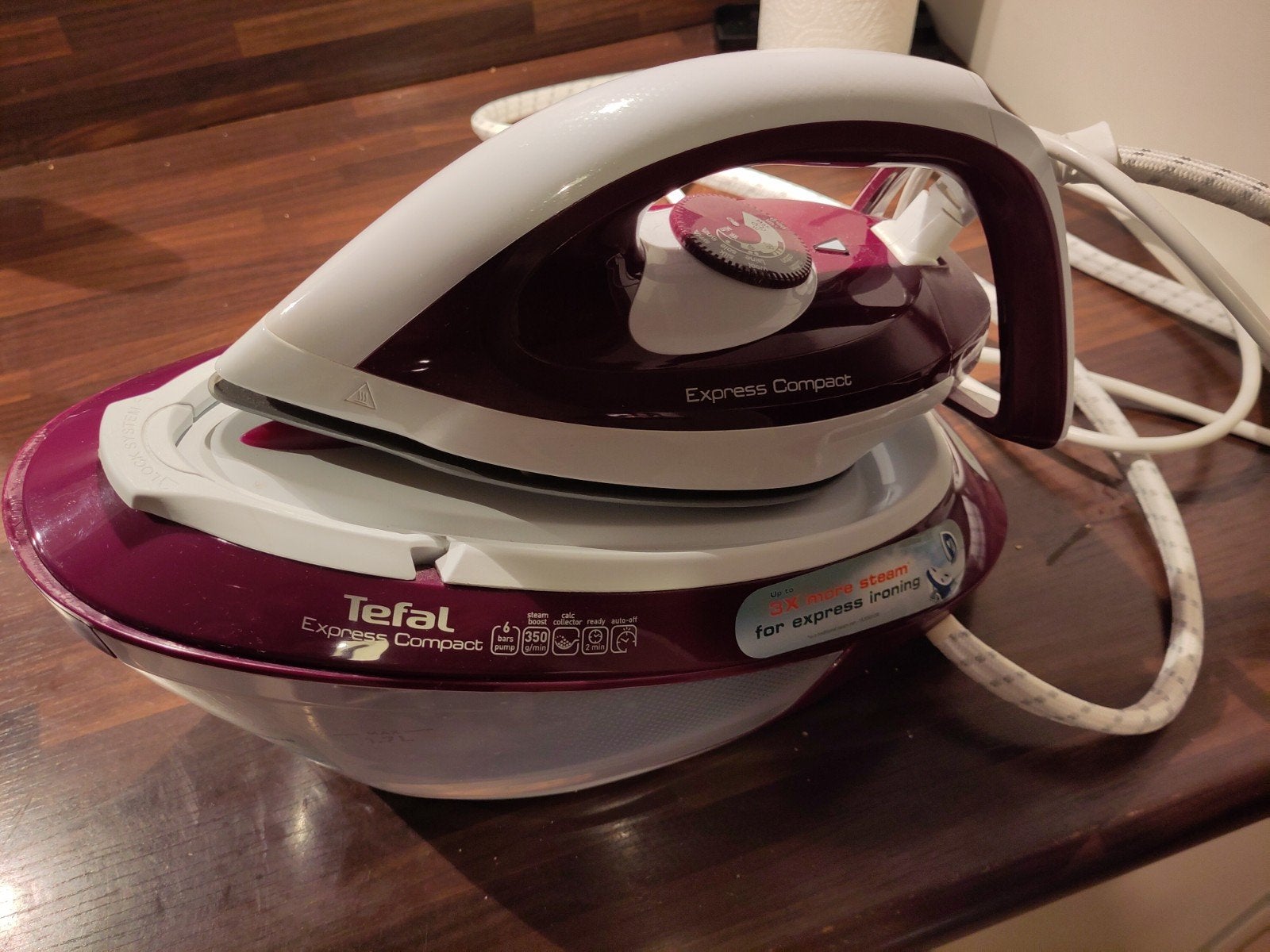 Tefal Express Compact Stoomstrijkijzer met Strijkplank, Witgoed en Apparatuur, Strijkijzers en Strijkplanken, Ophalen