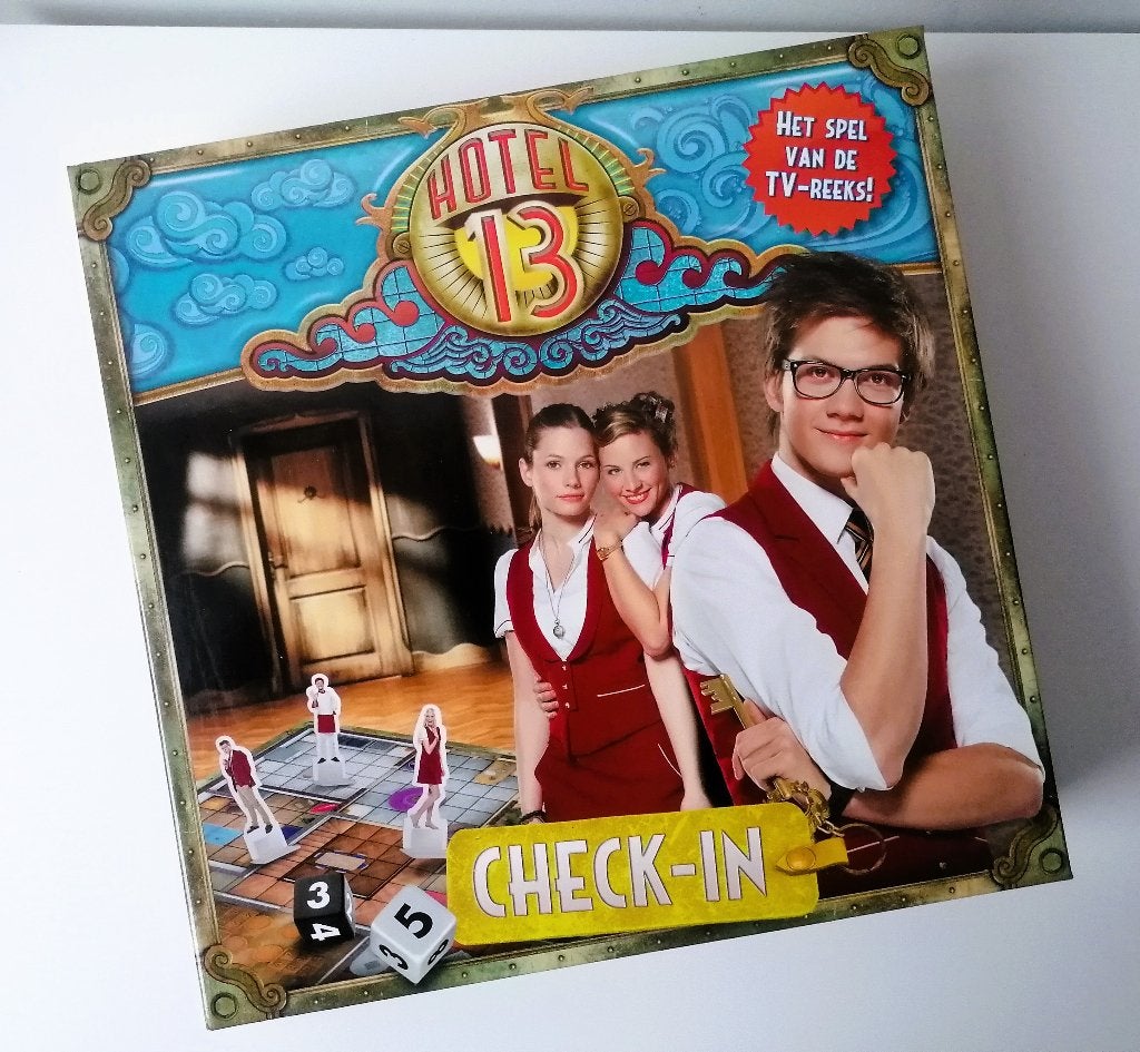 Hotel 13 Check-In bordspel van Nickelodeon + Studio 100, Een of twee spelers, Ophalen of Verzenden, Gebruikt, Studio 100