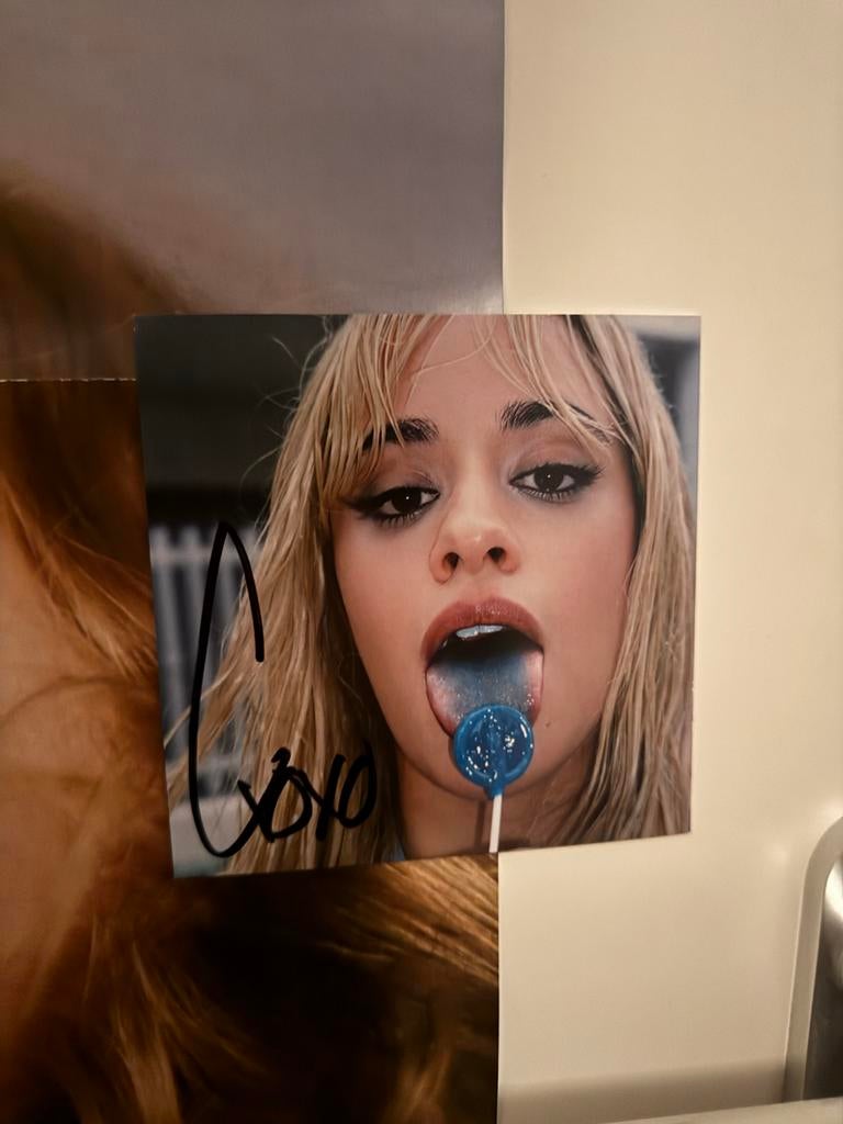 Camila Cabello Gesigneerde Foto - Exclusief Item, Ophalen of Verzenden, Zo goed als nieuw, Foto of Kaart, Gesigneerd