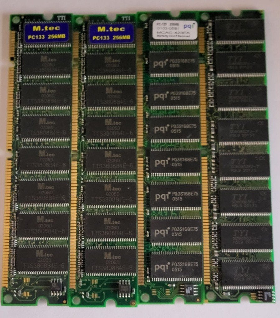 4x 256MB PC-133 SDRAM 168 pin (2xM-Tec, 1x PQI, 1x TYI), Computers en Software, Ophalen of Verzenden