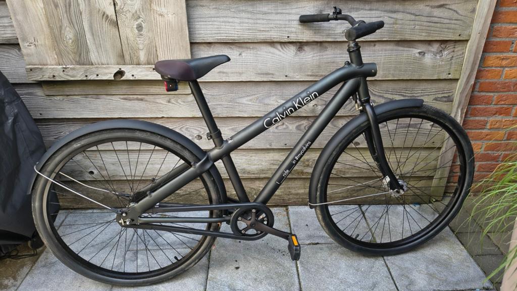 Calvin Klein fiets - Zwart, stijlvol en zo goed als nieuw, Fietsen en Brommers, Terugtraprem, 49 tot 53 cm, Zo goed als nieuw