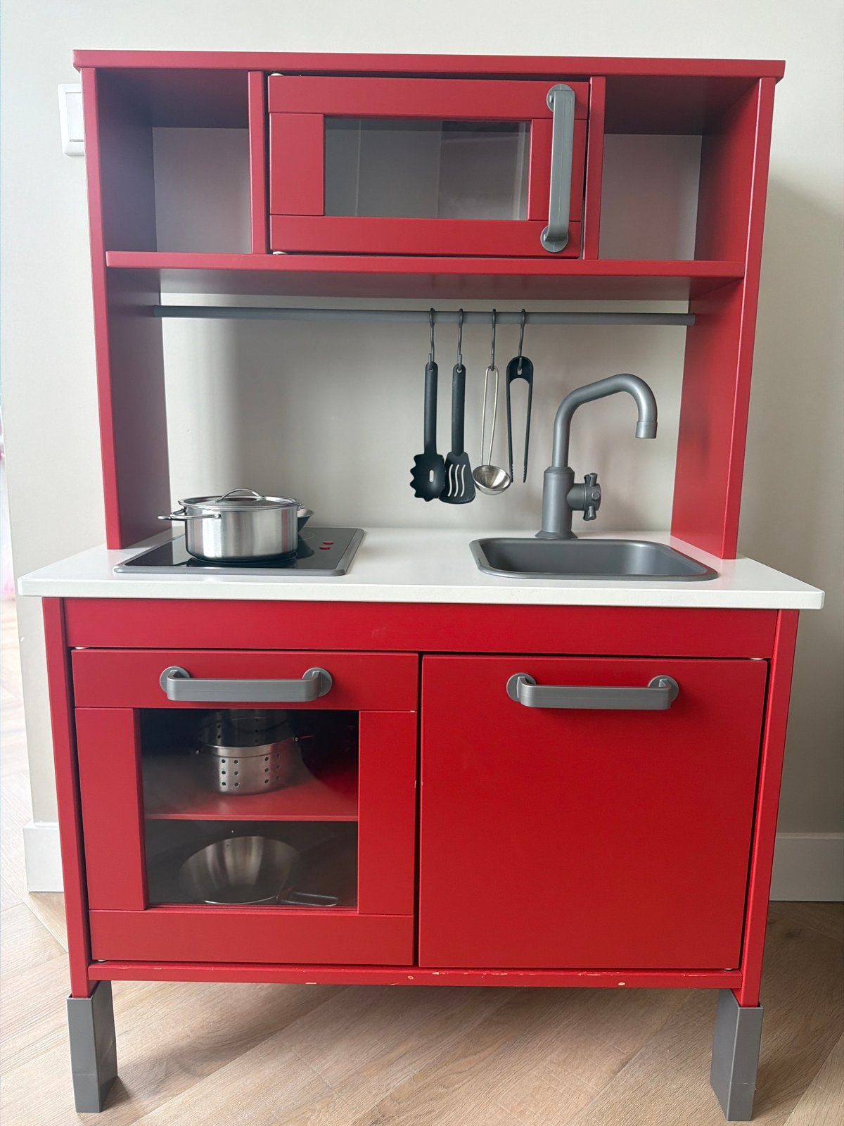 IKEA Duktig speelkeuken rood met accessoires, Kinderen en Baby's, Ophalen of Verzenden, Gebruikt, Hout, Speelkeuken