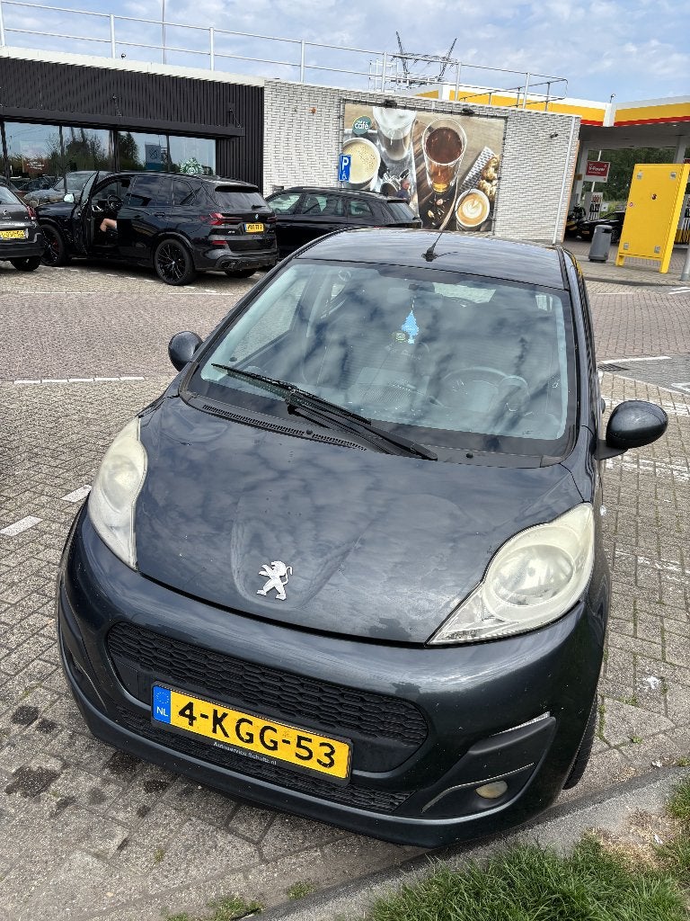 Peugeot 107 1.0 AUTOMAAT 12V 5DR 2-TRONIC 2013 Grijs, Auto's, 4 stoelen, 68 pk, Origineel Nederlands, Particulier