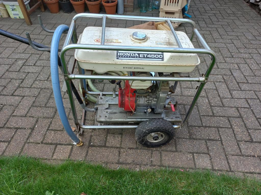 Honda WB 10 100cc 1 cilinder 4takt waterpomp water pomp, Ophalen, Beregeningspomp