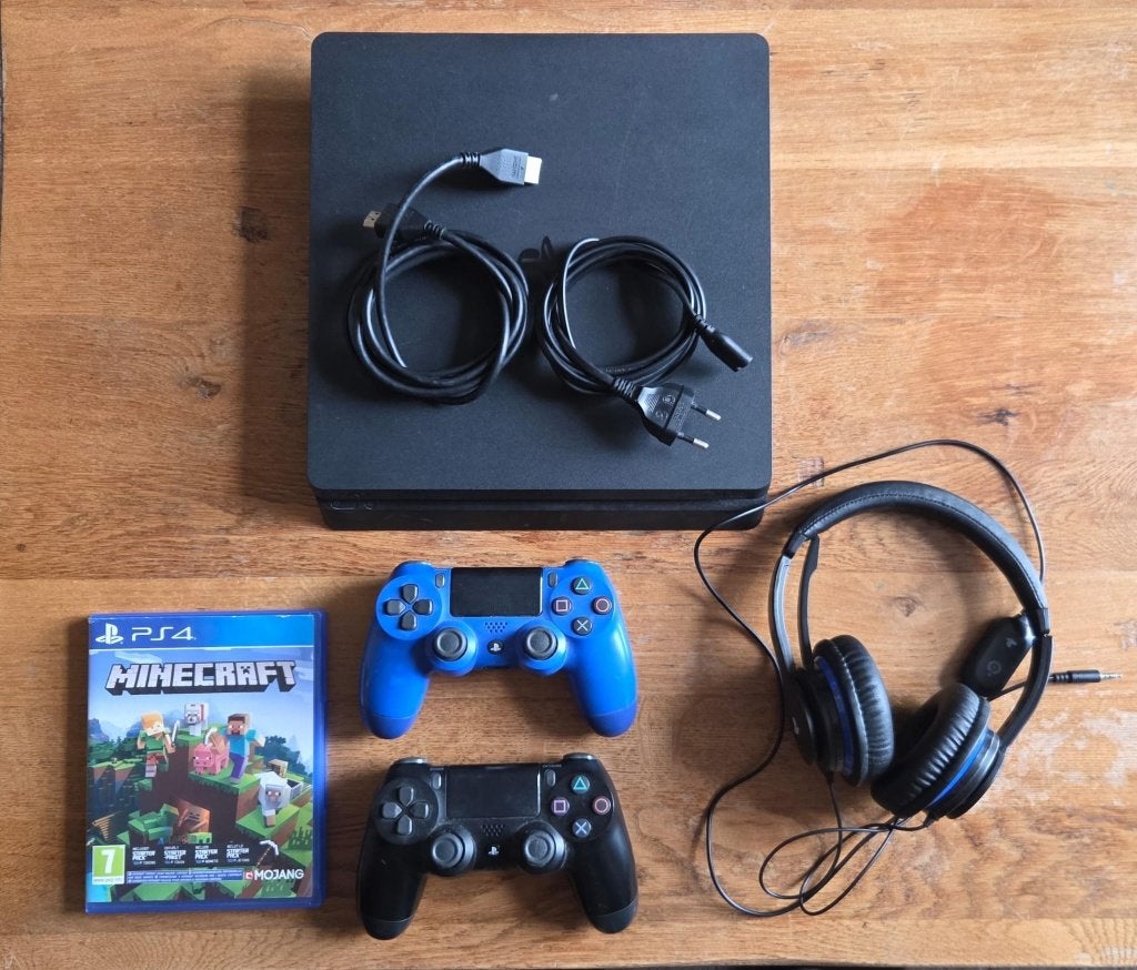 PS4 Slim 500GB + Minecraft, Met 2 controllers, Ophalen of Verzenden, Slim, 500 GB
