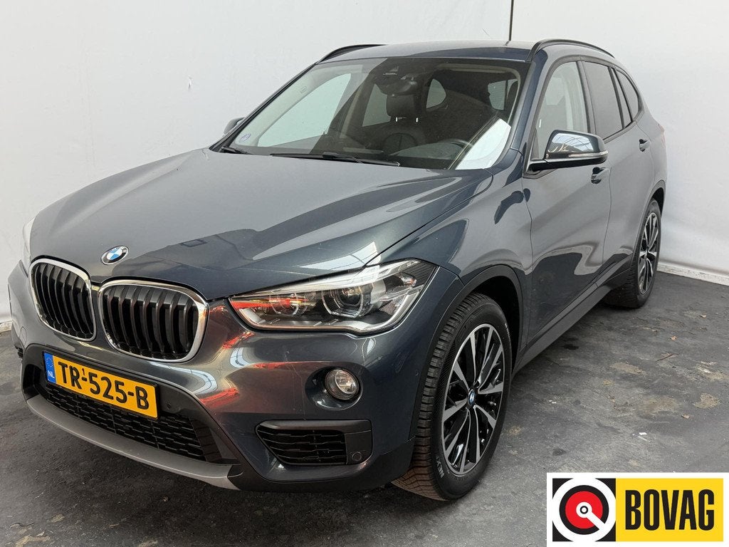 BMW X1 xDrive20i High Executive HUD Carplay ACC Leder Camera, 1998 cc, Stof, Gebruikt, 2000 kg