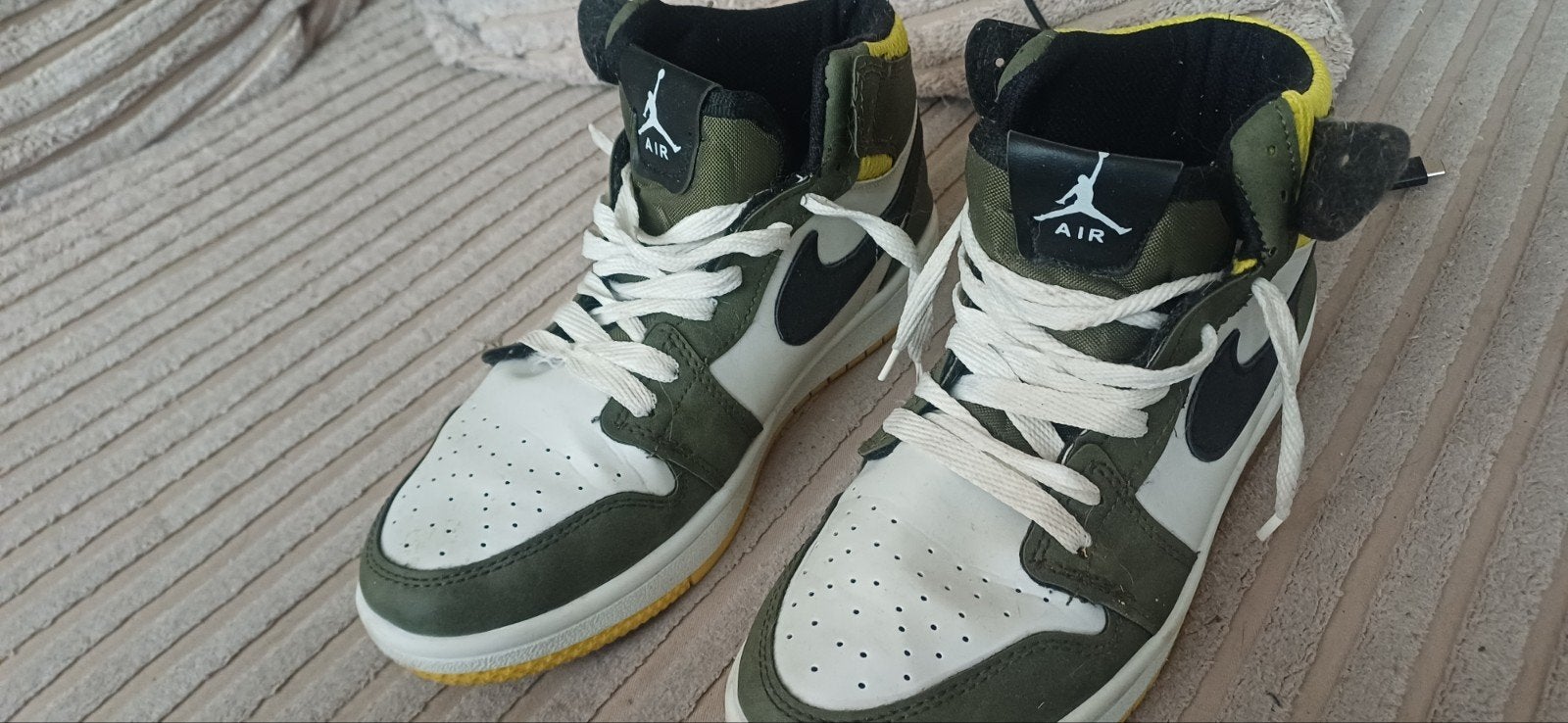 Nike Air Jordan 1 Mid Noble Green - Maat 39, Ophalen of Verzenden
