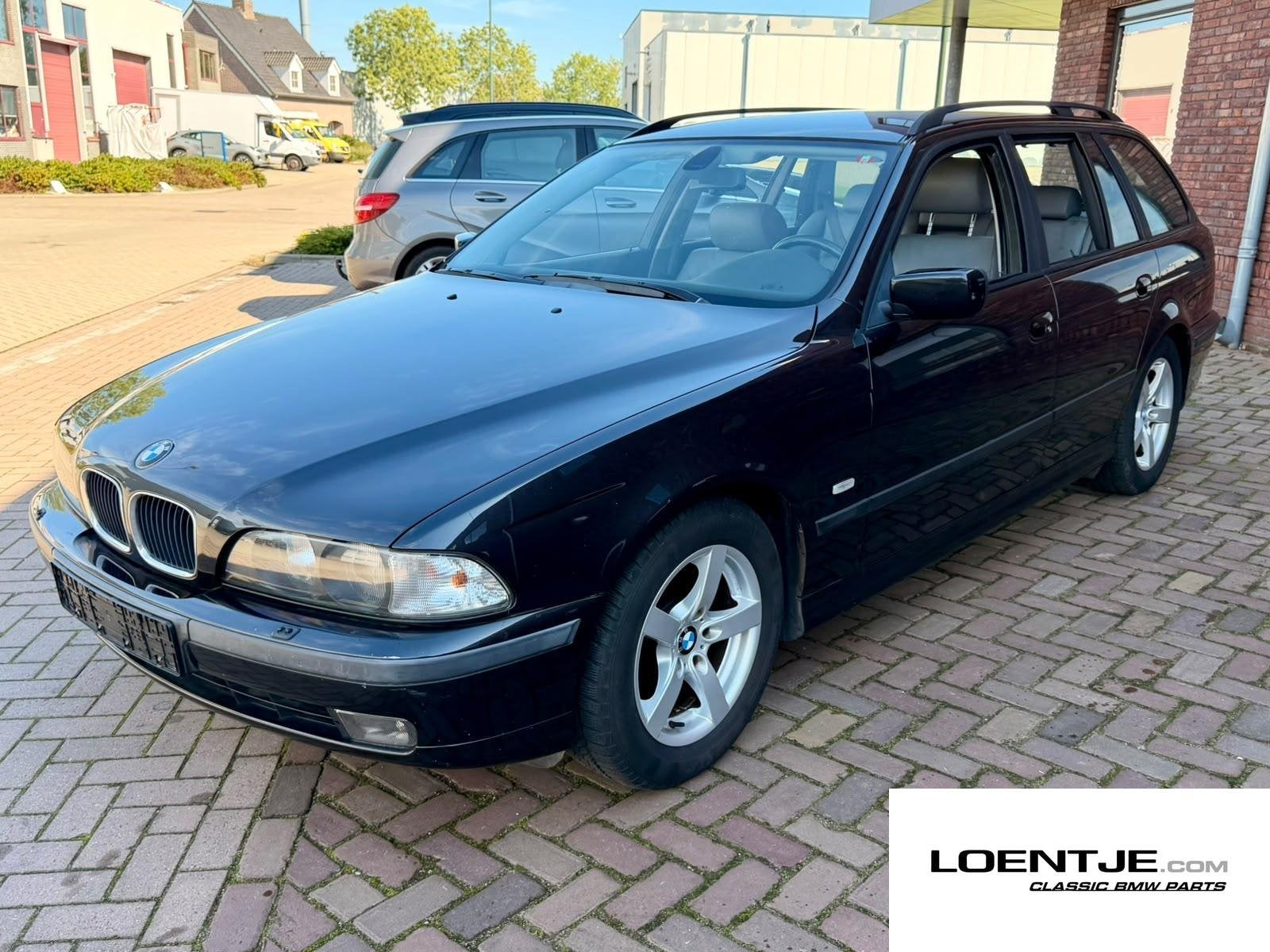 Mooie BMW e39 528i Touring op lpg youngtimer, nieuwe apk, Auto's, Automaat, Achterwielaandrijving, Gebruikt, 2000 kg