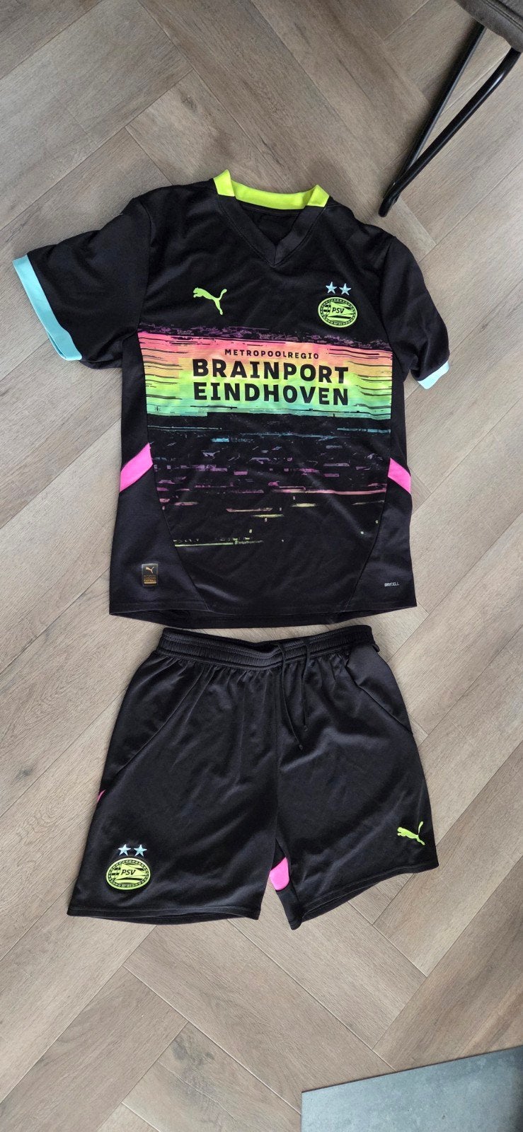 Puma PSV Brainport Eindhoven Thuisshirt en Broekje Maat L, Zwart, Ophalen of Verzenden, Zo goed als nieuw, Voetbal