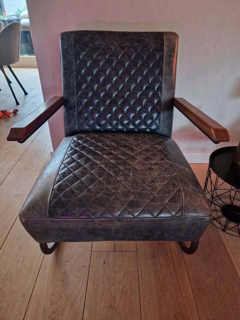 Leren stoel/fauteuil met houten armleuningen, Huis en Inrichting, Twee, Blauw, Zo goed als nieuw, Industrieel, Vintage