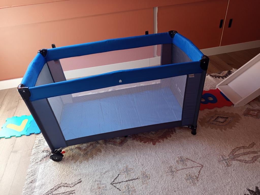 BabyGo Campingbed met matras - Ideaal voor onderweg!, Ophalen of Verzenden, Gebruikt, Reisbedje