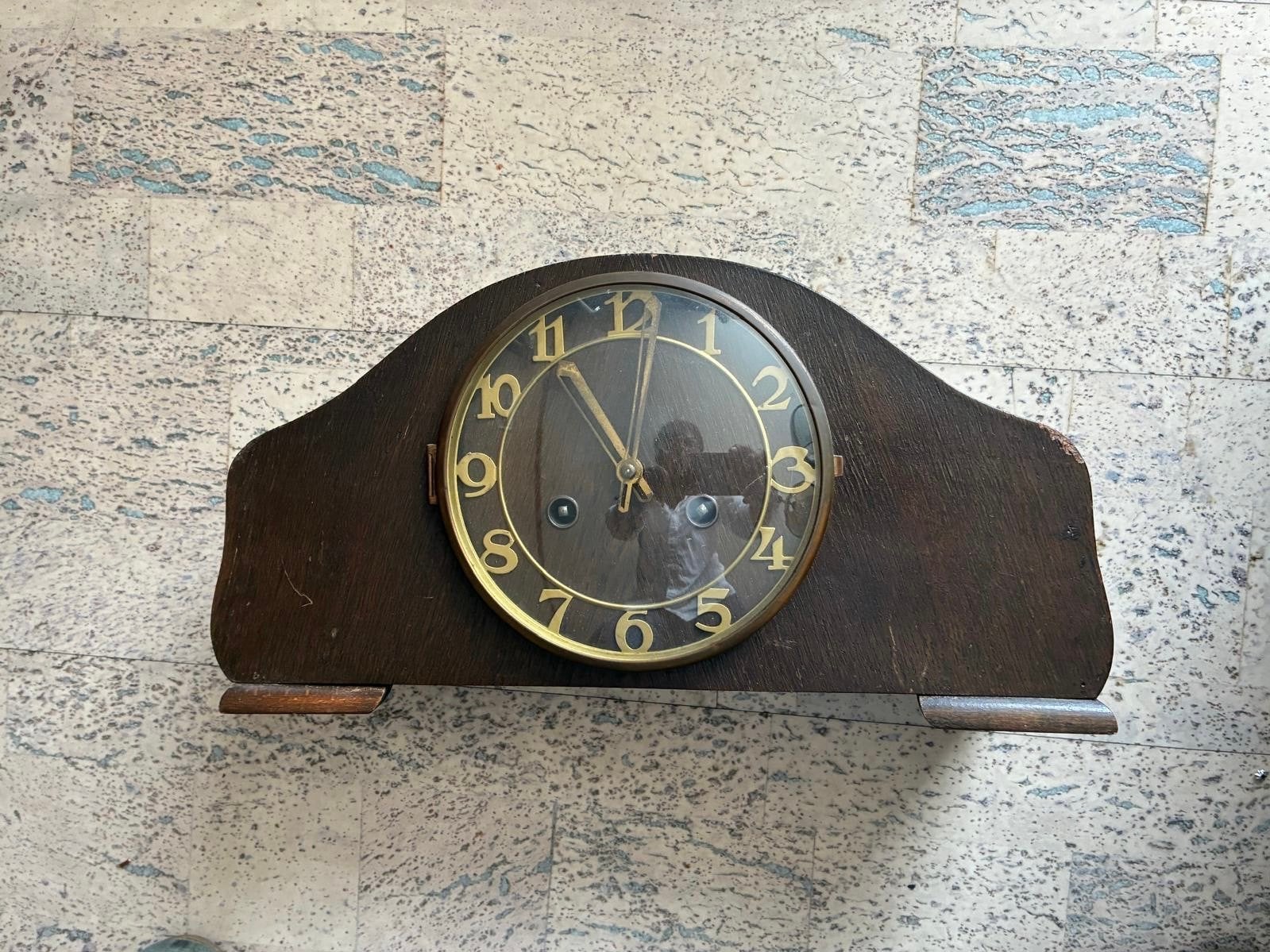 Antieke houten tafelklok retro vintage Breed 37cm, Hoog 20cm, Ophalen