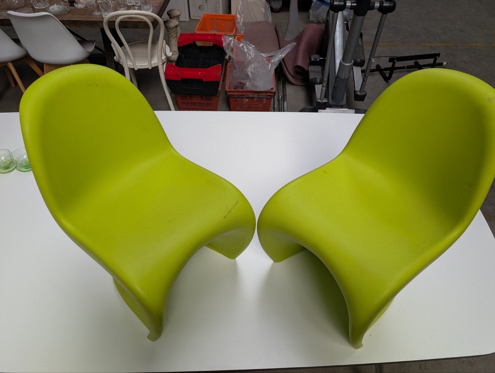 2 x Vitra Verner Panton kinderstoel, Huis en Inrichting, Ophalen, Overige kleuren, Twee