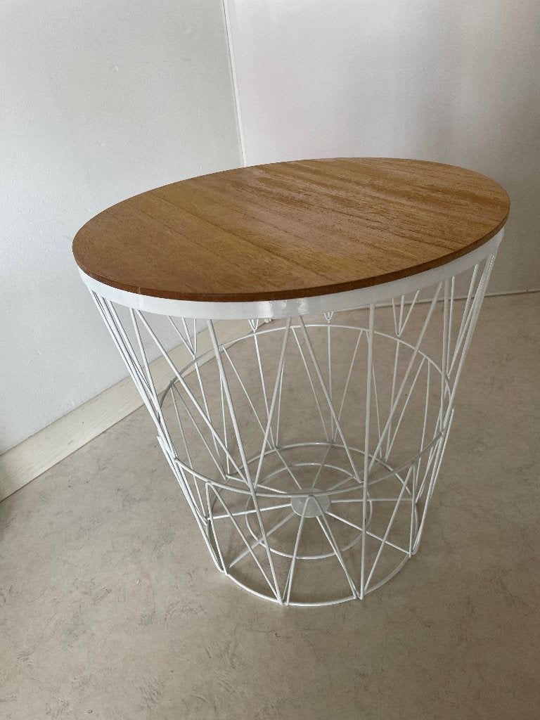 Wit metaal draad bijzettafeltje met afneembaar houten blad, Ophalen, Minder dan 45 cm, Minder dan 55 cm, Gebruikt