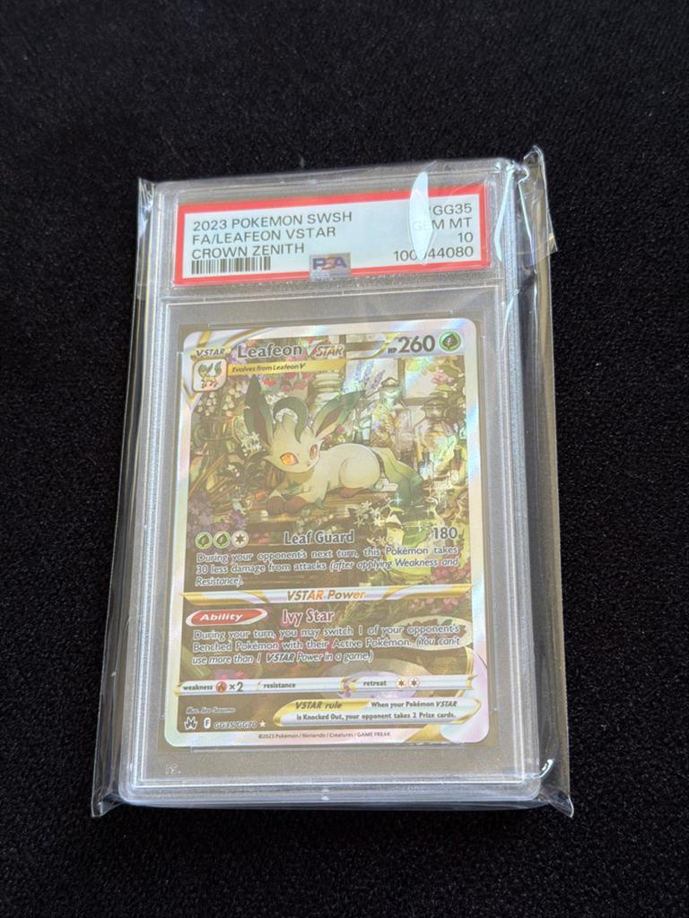 Pokémon Leafeon VSTAR Crown Zenith PSA 10, Ophalen of Verzenden, Nieuw, Losse kaart