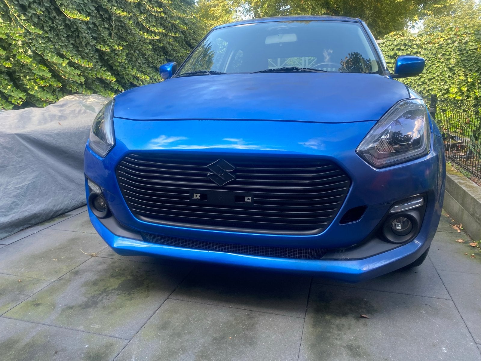 Voorbumper Suzuki Swift 2017-2020 met grill en mistlichtkapp, Ophalen, Gebruikt, Voor, Bumper