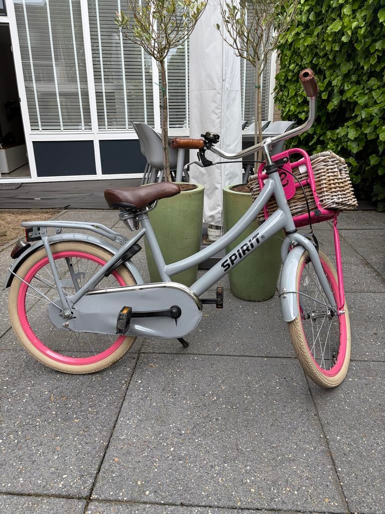 20 inch Spirit grijs kinderfiets met rieten fietsmand, Fietsen en Brommers, Fietsen | Meisjes, Ophalen, Zo goed als nieuw